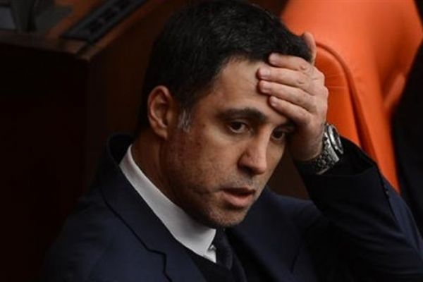 Hakan Şükür'e verilen Fahri Doktora Unvanı geri alındı