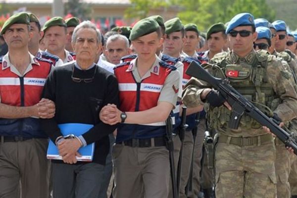 ByLock mesajları ihaneti gözler önüne serdi