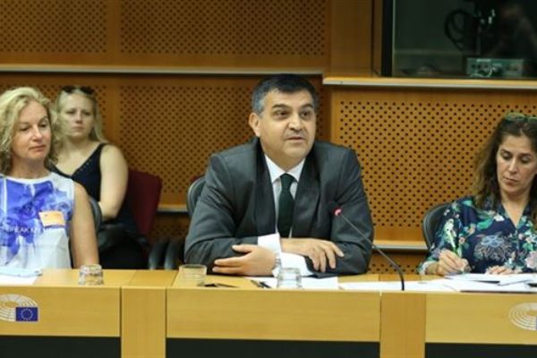 'AB süreci kadın eliyle daha ileri gider'