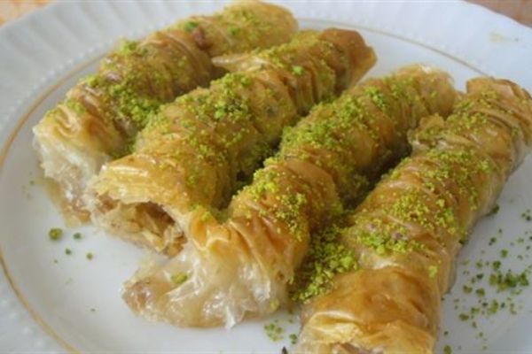 Bayramda tatlı tüketirken diş sağlığına dikkat