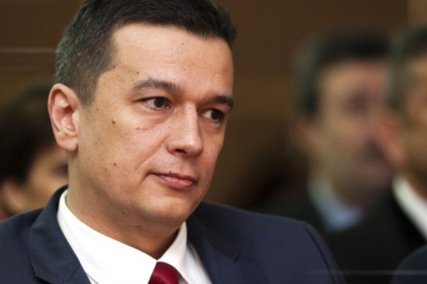 Romanya'da Meclis, hükümeti düşürüldü