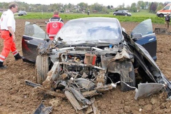 Tesla'nın ölümlü kazasının detayları belli oldu