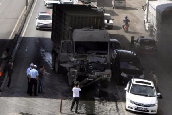 Askeri konvoyda kaza!