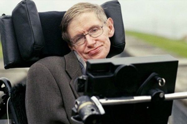 Hawking: İnsanlığın Dünya'yı terk etmesi gerektiğine inanıyorum