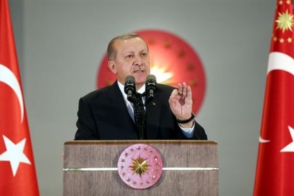 'Ülkenin gençlerini uyuşturucu terörüne feda edemeyiz'