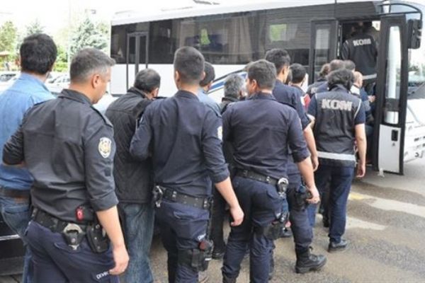 Balıkesir'de FETÖ operasyonu: 12 tutuklama