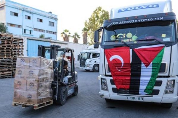 Yardım TIR'larından 5'i Gazze'ye ulaştı