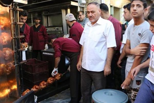 Suriyeli esnaftan soydaşlarına bedava yemek