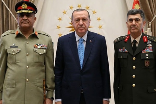 Erdoğan Pakistanlı komutanı kabul etti