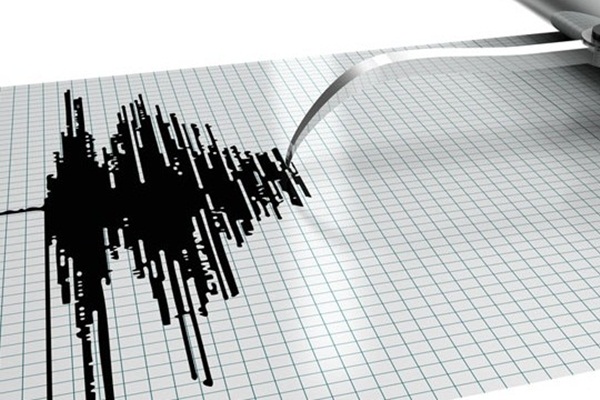 İzmir'de 5 büyüklüğünde deprem