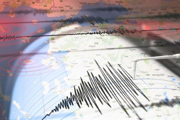 Ege Denizi'nde 5 büyüklüğünde deprem meydana geldi
