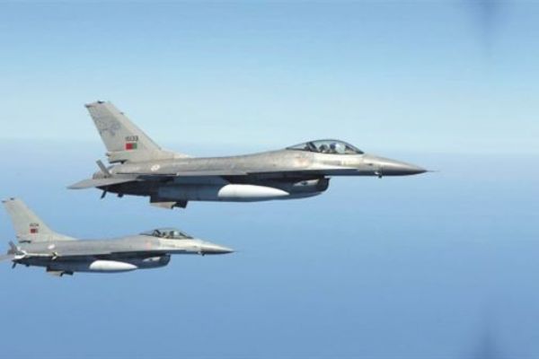 Baltık'ta it dalaşı