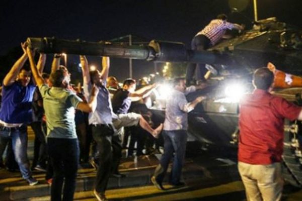 15 Temmuz cemaatlere de darbe vurdu