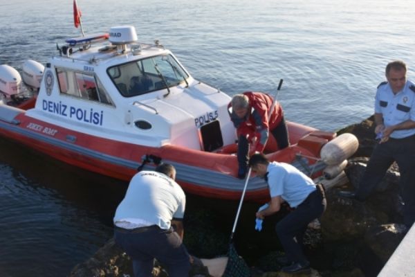 İzmir Konak'ta denizde erkek cesedi bulundu