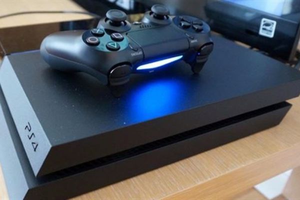 Oyun geliştiriciler Playstation'a sitem etti