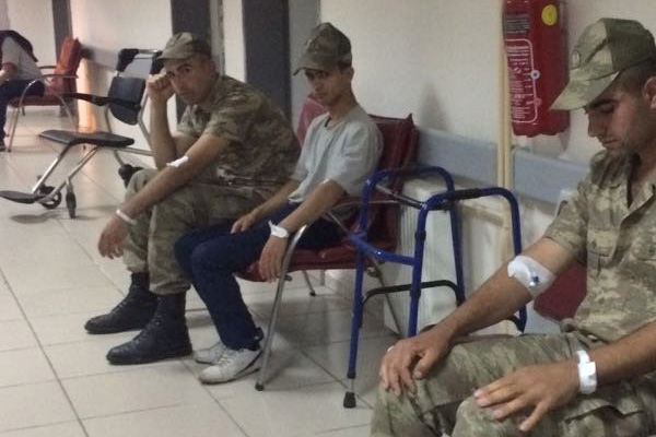 Askerlerin zehirlenmesiyle ilgili 8 kişi için tutuklama talep edildi!