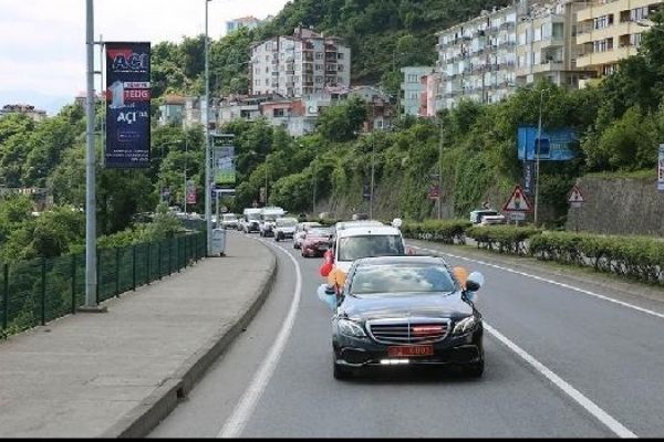 Ordu Valisi İrfan Balkanlıoğlu makam aracını sünnet çocuklarına verdi