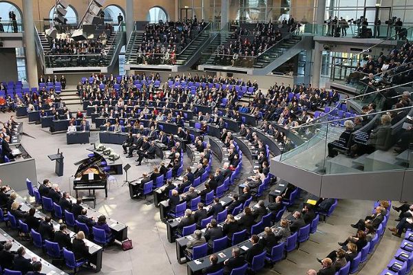 Almanya'da aşırı sağcı NPD'ye hazine yardımı kesilebilir