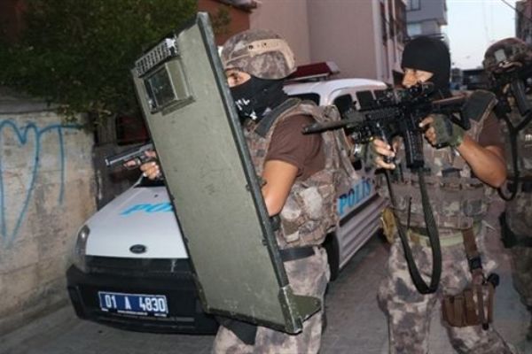 Adana'da PKK operasyonu: 31 kişi gözaltında