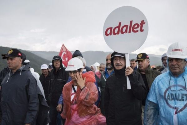 Kılıçdaroğlu'ndan paralel yürüyüş