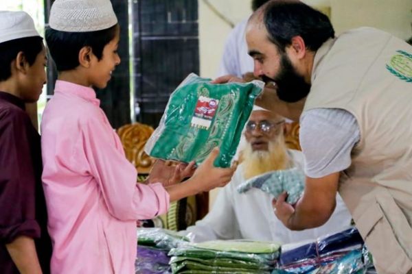 İHH İnsani Yardım Vakfı’ndan 65 bin yetime bayramlık