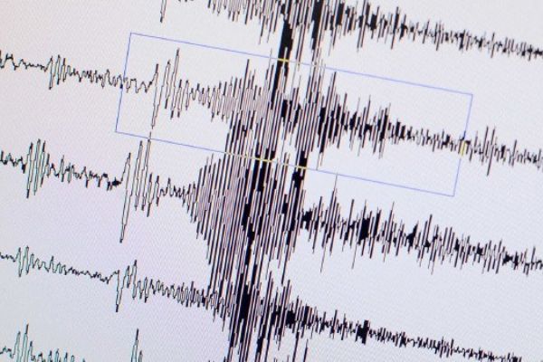 Ege beşik gibi: 10 günde 1200 defa sallandı