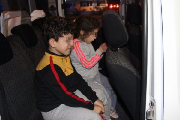 Konya’da çocuklarını tramvayda unuttu