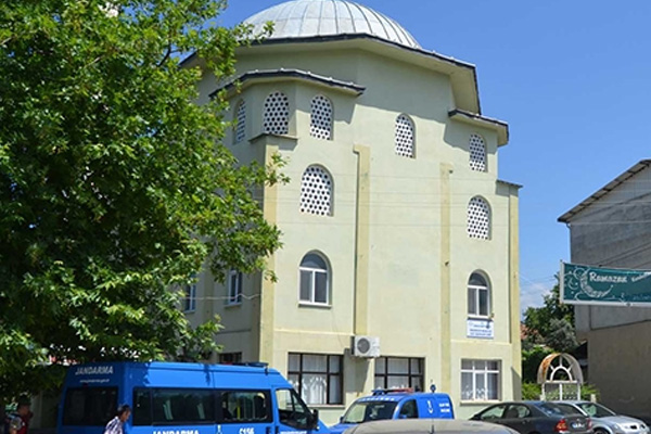 Gemlik'te bir imam kendini astı