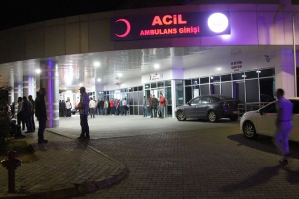 AK Parti Genel Başkan Yardımcısı Yılmaz, yaralı askerleri ziyaret etti