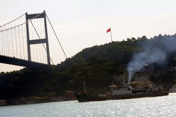 Rus istihbarat toplama gemisi İstanbul Boğazı'ndan geçti