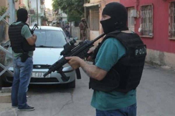 Hatay'da 5 canlı bomba yakalandı
