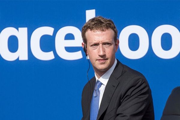 Zuckerberg Somalili mültecilerle iftar yaptı