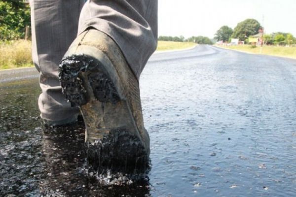 Kırklareli'nde sıcak hava asfaltı eritti