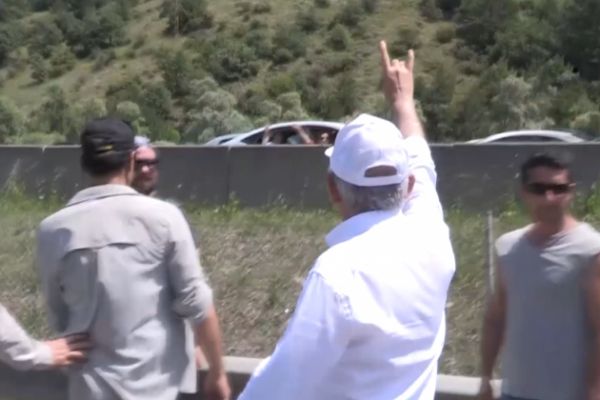 Kemal Kılıçdaroğlu'ndan bozkurt işareti!