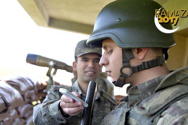 Sıfır noktasında 'Mehmetçik'in bayramlaşması