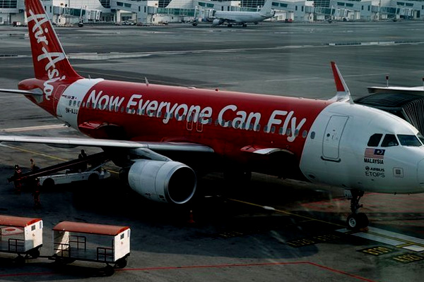 Teknik arıza yaşanan uçağın pilotundan yolculara: Lütfen dua edin