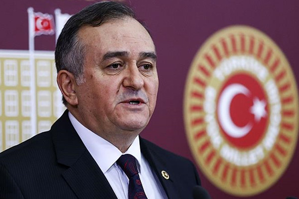 Akçay: CHP'nin yürüyüşünü tutarlı bulmuyoruz