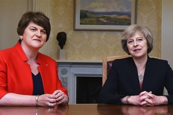 May hükümetine destek geldi