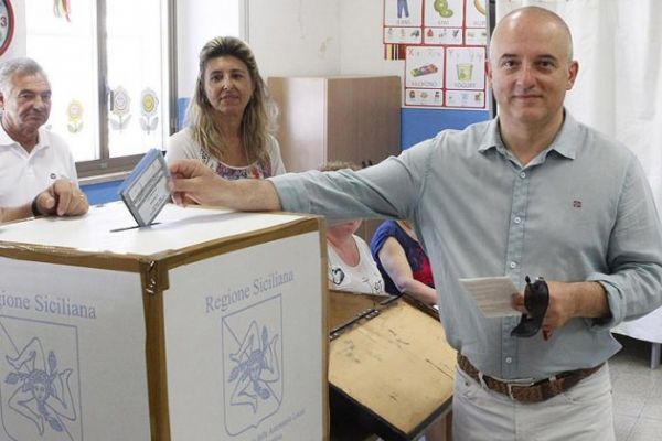 İtalya'da sağ parti kazandı!