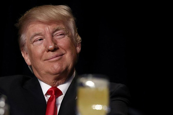 Trump Beyaz Saray'da geleneği bozdu