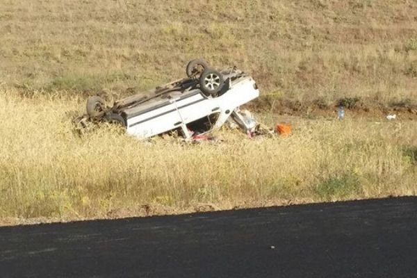 Sürücü kontrolünü kaybetti, otomobil takla attı: 6 kişi yaralı