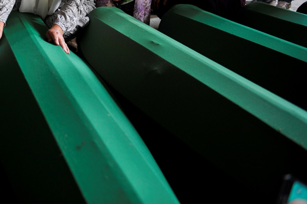 Hollanda Srebrenitsa'daki askerlerini suçlu buldu!