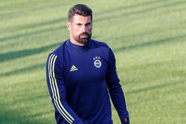 Volkan Demirel, Fenerbahçe'de kaldı