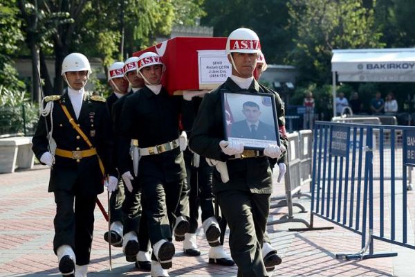 Şehit Uzman Çavuş Çetin son yolculuğuna uğurlandı