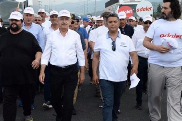 Kemal Kılıçdaroğlu'na protesto!  Hareketli anlar