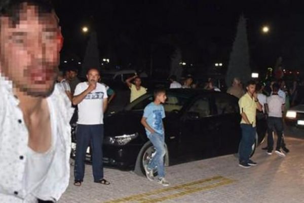 Konya’da Afgan tacizciyi polis ellerinden zor aldı!
