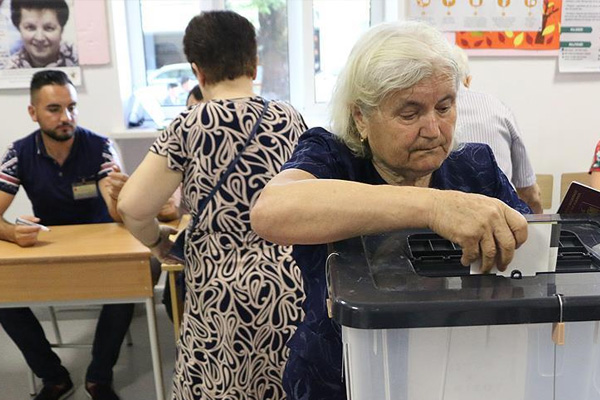 Arnavutluk'ta zafer Sosyalist Part'nin