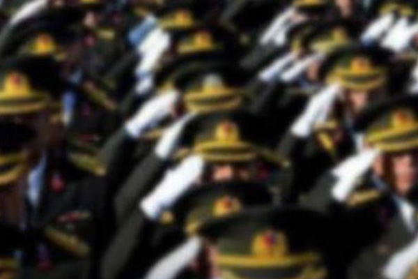 Ahmet Zeki Üçok: FETÖ, TSK içerisinde hala güçlü, ortam olursa darbe yapabilirler