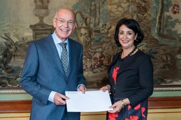 Hollanda'da hükümeti kurma görevi şimdi de Zalm'da