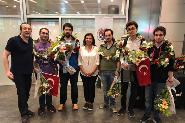 A Milli Satranç Takımı, yurda döndü